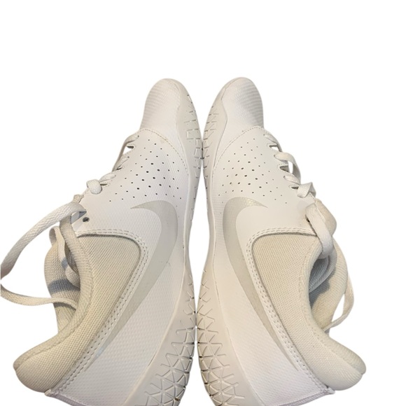 Women’s Nike Cheer Sideline IV White Shoes - Picture 10 of 13